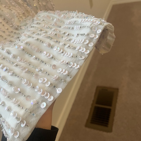 NWTs Davids Bridal “DB Studio” white sequein romper/one piece/jumpsuite Size 10. - Picture 6 of 9